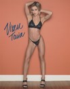 Vixen Tavia autograph