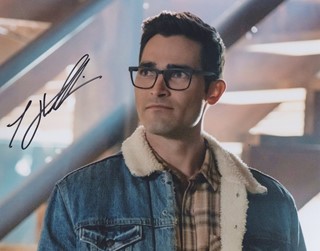 Tyler Hoechlin autograph