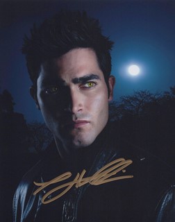 Tyler Hoechlin autograph