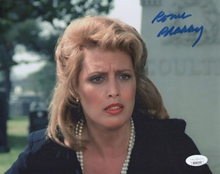 Ronee Blakely autograph