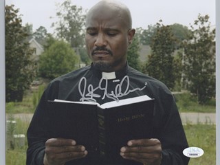 Seth Gilliam autograph