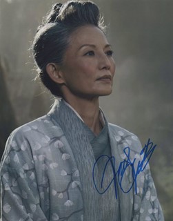 Tamlyn Tomita autograph