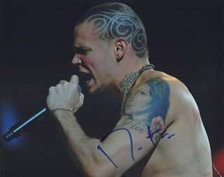 Residente autograph