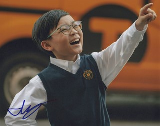 Izaac Wang autograph