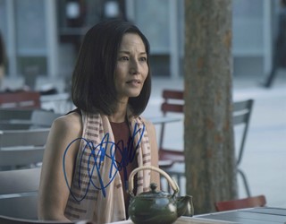 Tamlyn Tomita autograph