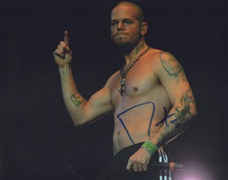 Residente autograph