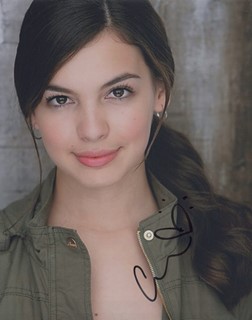 Isabella Gomez autograph