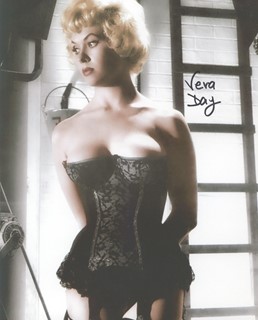 Vera Day autograph