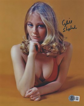 Cybill Shepherd autograph