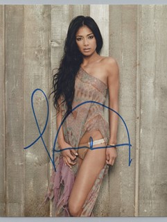 Nicole Scherzinger autograph