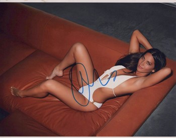 Olivia Munn autograph