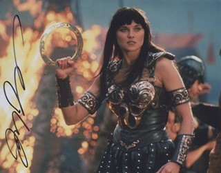 Lucy Lawless autograph