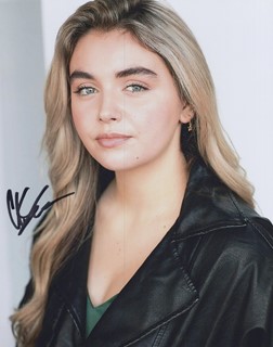 Chloe Skoczen autograph