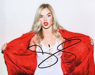 Samara Weaving autograph