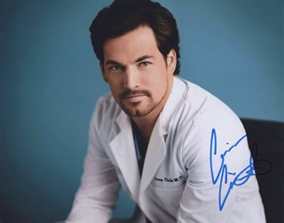 Giacomo Gianniotti autograph