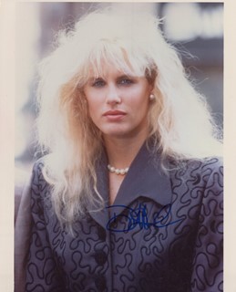 Daryl Hannah autograph