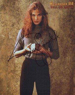 Terry Farrell autograph