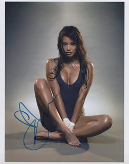 Jamie Chung autograph