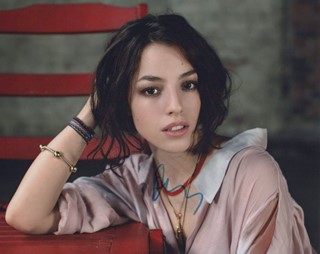 Olivia Thirlby autograph