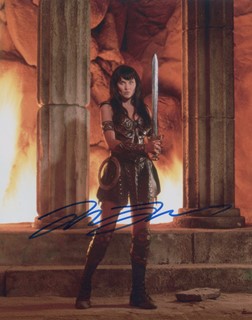 Lucy Lawless autograph