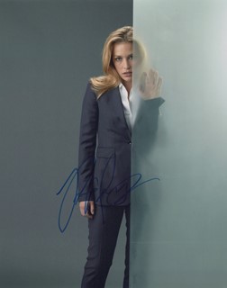 Piper Perabo autograph