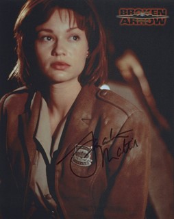 Samantha Mathis autograph