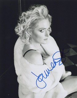 Lauren Ash autograph