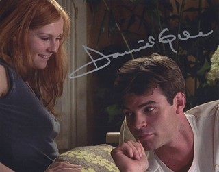 Daniel Gillies autograph