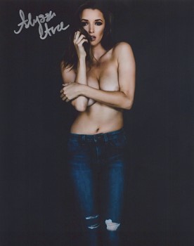 Alyssa Arce autograph