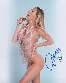 Jeni Summers autograph