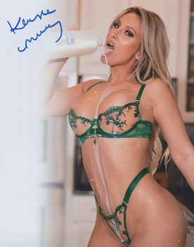 Kayla Moody autograph