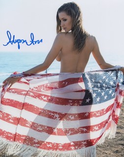 Alyssa Arce autograph