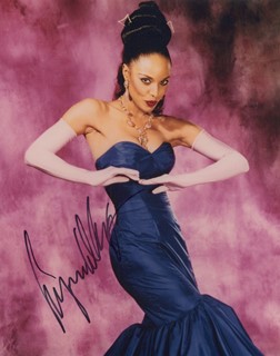 Lynn Whitfield autograph