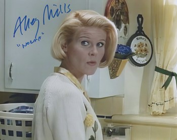 Alley Mills autograph