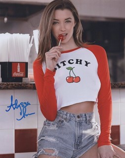 Alyssa Arce autograph