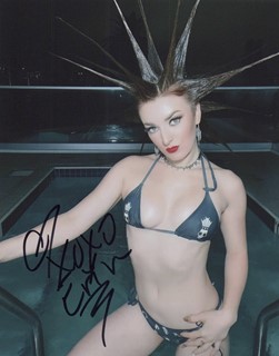 Erin Micklow autograph