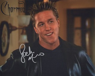 Lochlyn Munro autograph