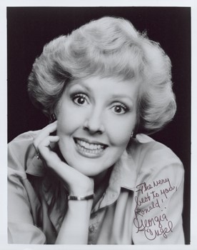 Georgia Engel autograph