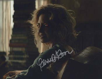 Carrie Coon autograph