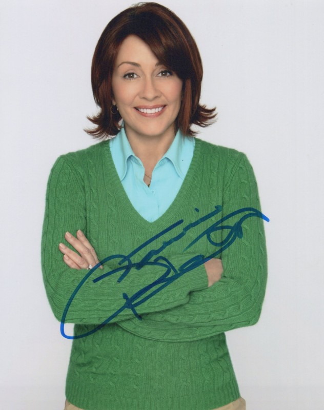 Patricia Heaton autograph, item FP607511