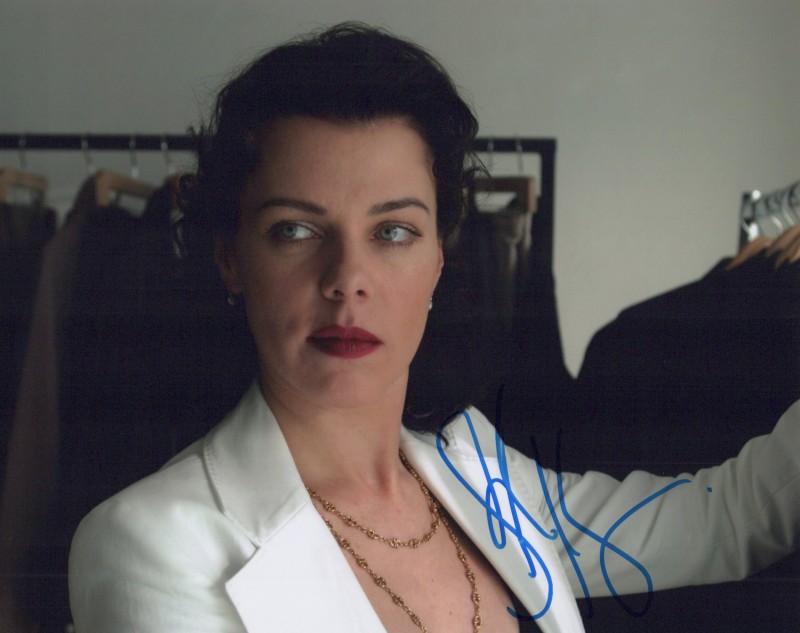 Debi Mazar autograph, item FP632684