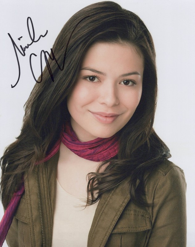 Miranda Cosgrove autograph, lot 226