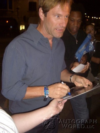 Aaron Eckhart autograph