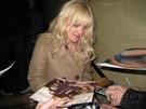 Anna Faris signing proof