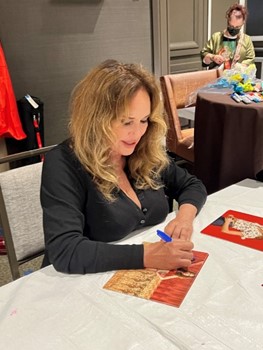 Catherine Bach autograph