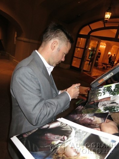 Dominic Monaghan autograph