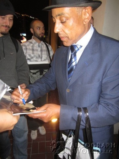 Giancarlo Esposito autograph