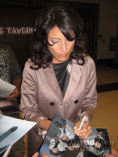 Lisa Edelstein autograph