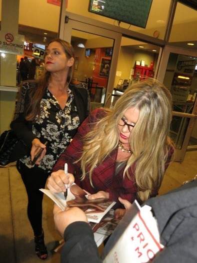 Nicole Eggert autograph