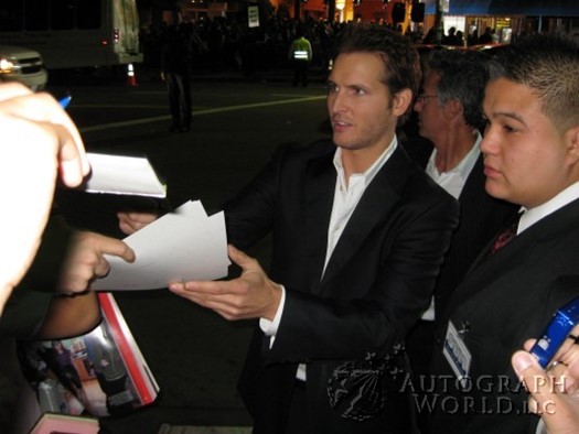 Peter Facinelli autograph